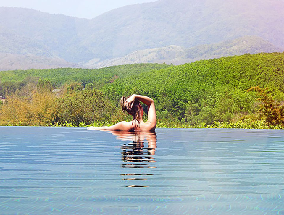 Gihan-holding-Infinity-Pool